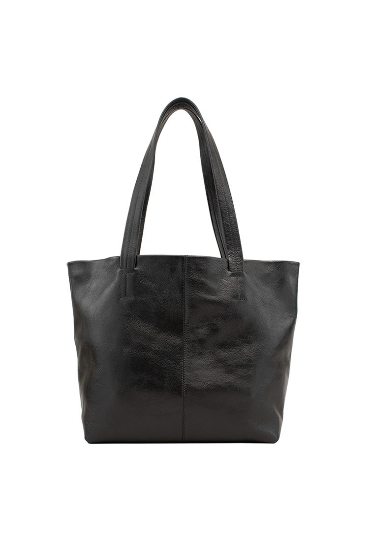 Kelsie, Black