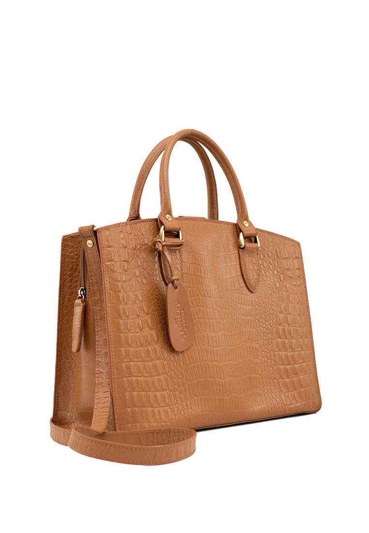 The Pauline, Tan Hunter