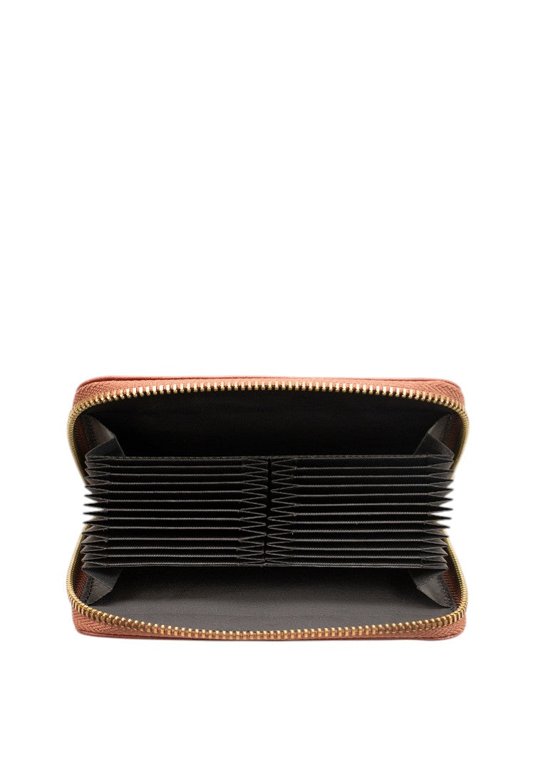 Cleo, Reddish Brown