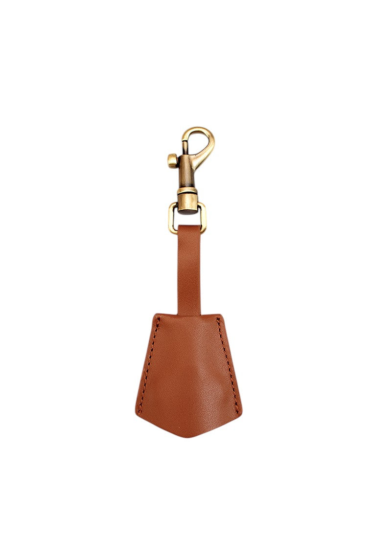 Aislyn, Sienna Tan