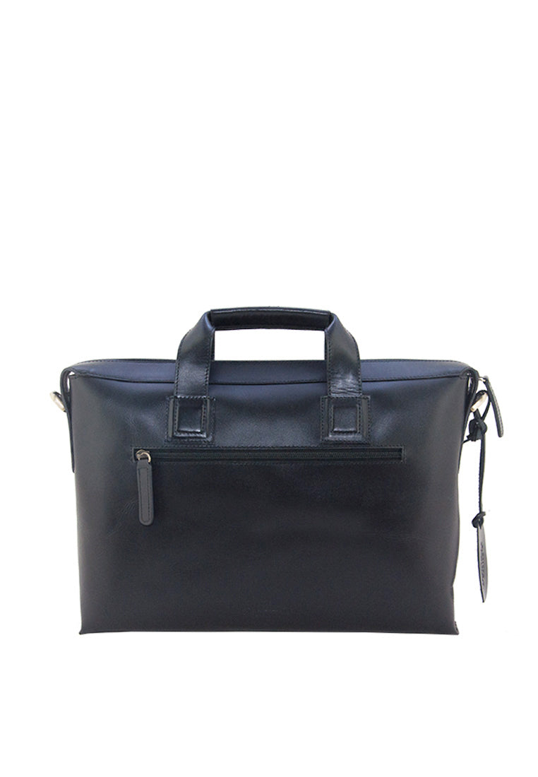 Avery (L), Black