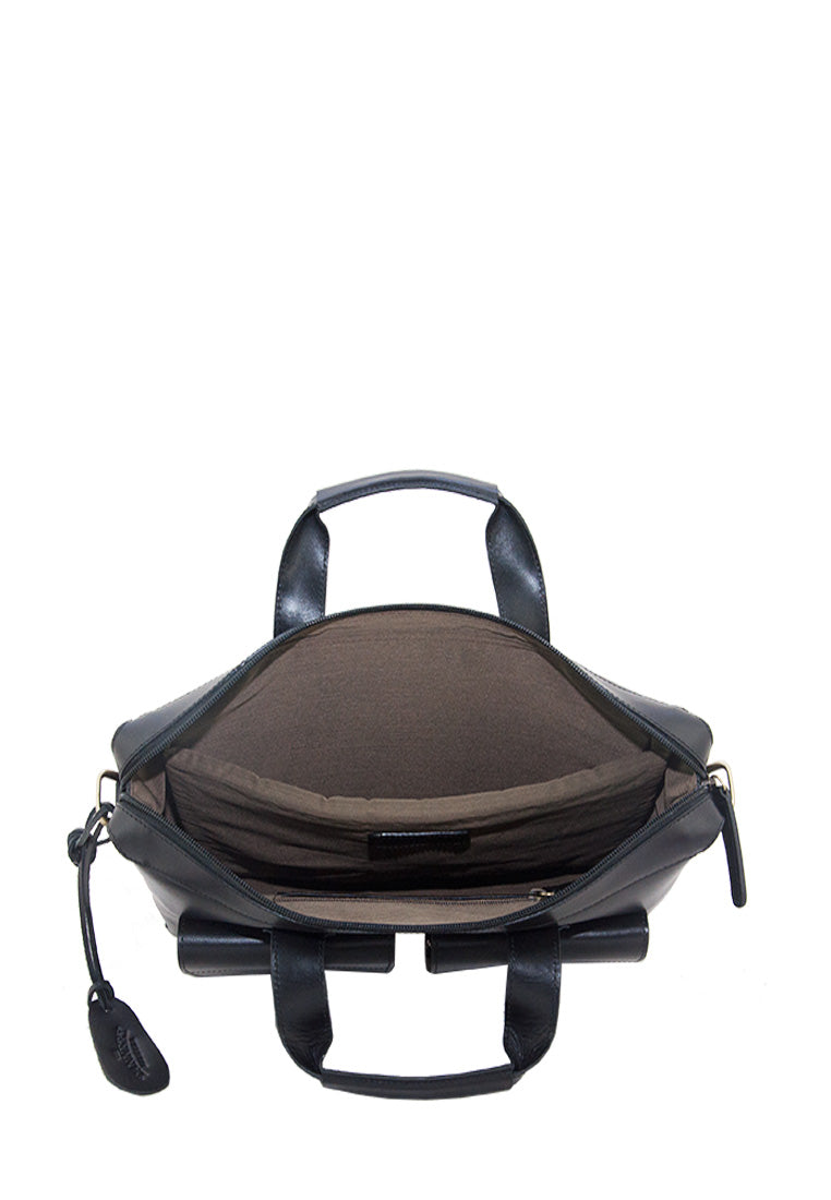 Avery (L), Black