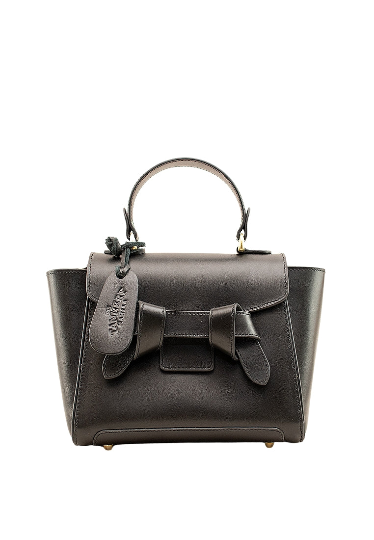 Fiona, Sable Black