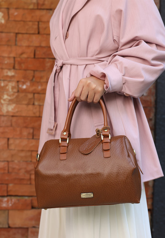 Pia, Nut Brown Floater