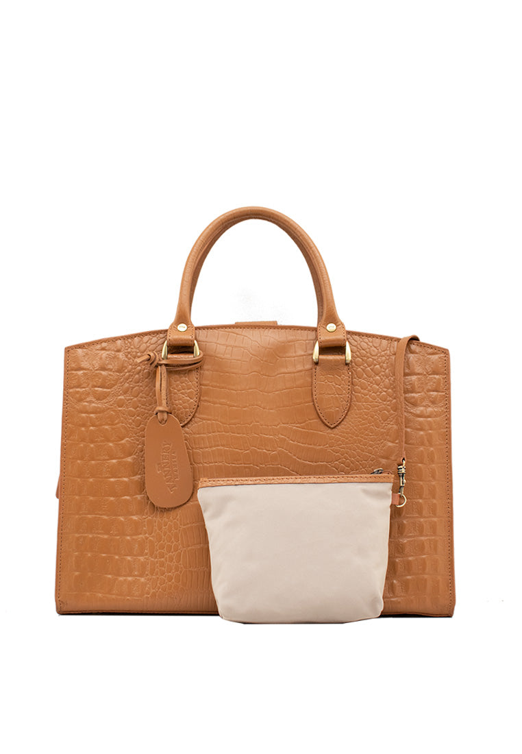 The Pauline, Tan Hunter
