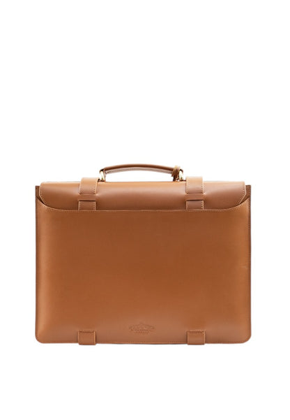 Malcolm, Sienna Tan