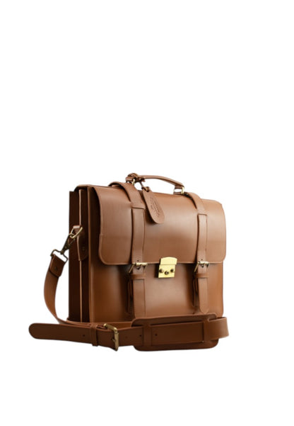 Malcolm, Sienna Tan