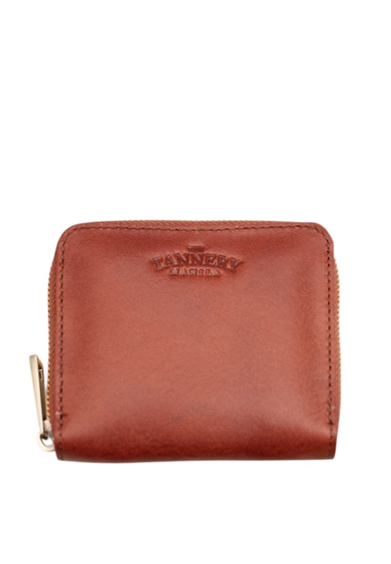 Daphne, Reddish Brown