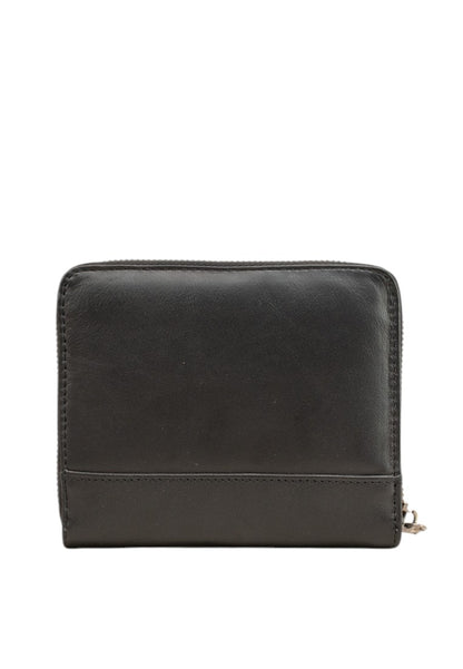 Cleo, Black